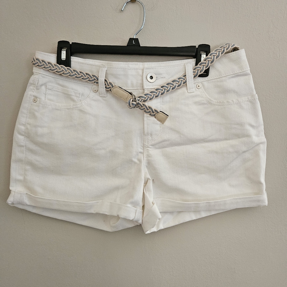 NWOT Stylus Women's White Shorts with Braided Belt Cotton Blend Summer Size 29/8